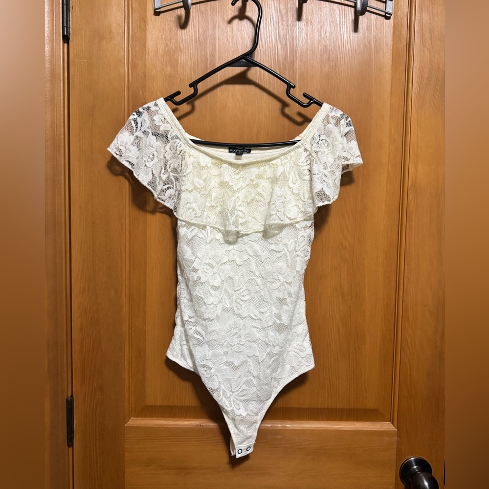 Express Cream Off-Shoulder Bodysuit